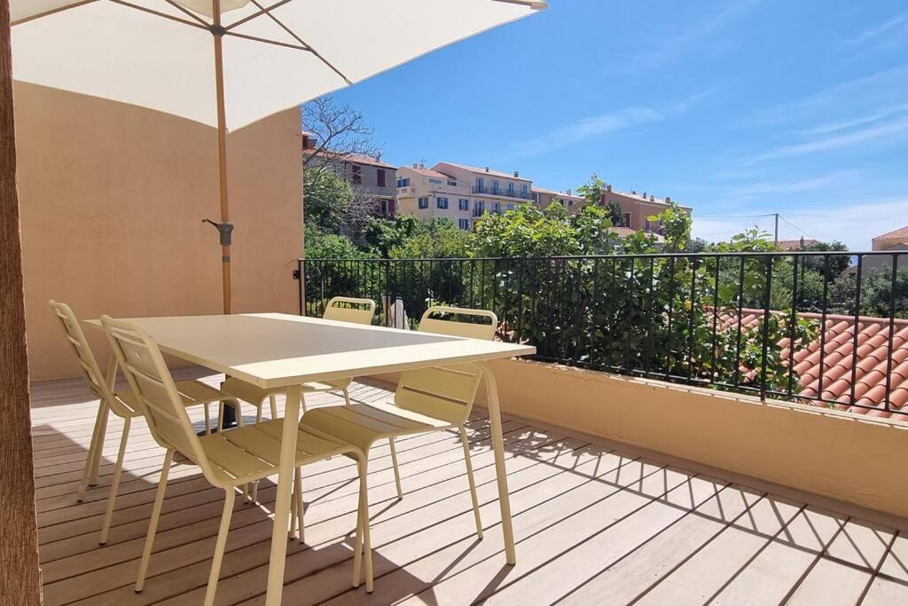 Appartement Au Centre Du Village カルジェーズ エクステリア 写真